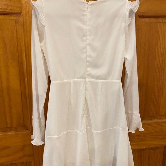 White ruffle dress - Picture 6 of 6